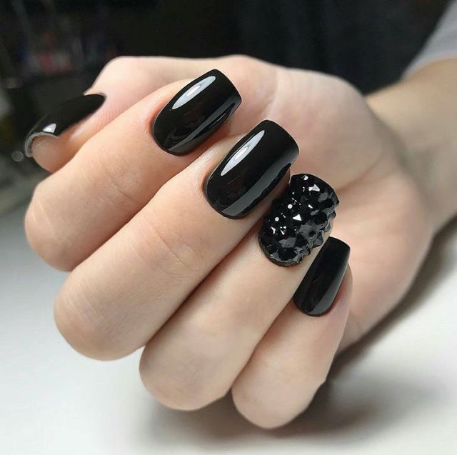 56 Charming Black Nail Art Designs To Try This Winter - Page 2 of 56 ...