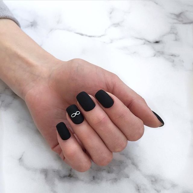 Black nails for winter; black nails with glitter; short black nails; classy black nails; Black almond nails; stiletto nails; acrylic nails.
