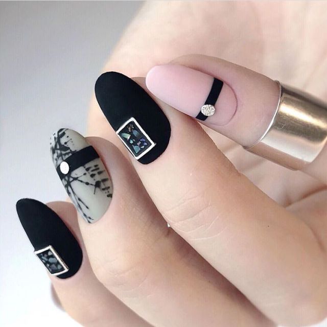 56 Charming Black Nail Art Designs To Try This Winter - Page 42 of 56 ...