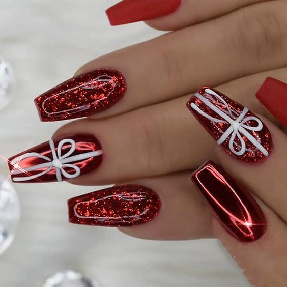 winter nails; winter acrylic nails; Christmas nails; winter nail colors; winter snowflake; classy winter nails; red and gold nail art designs.