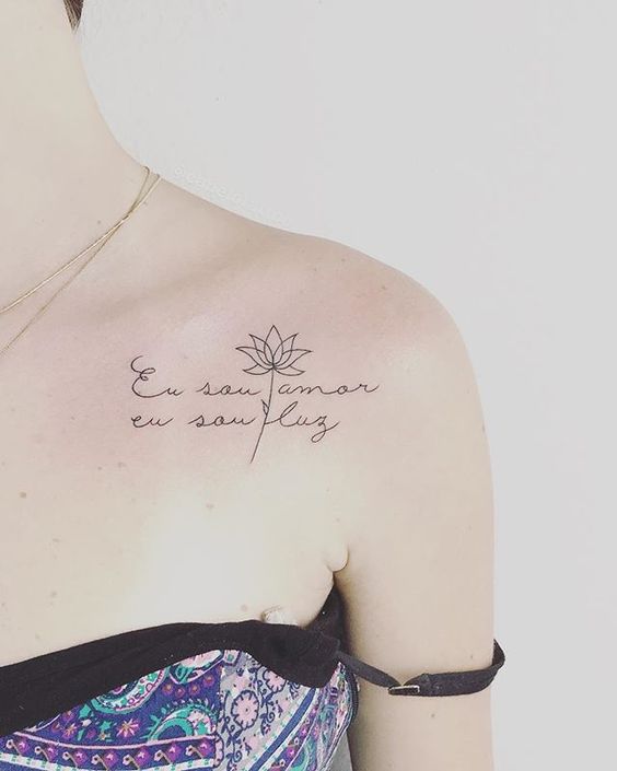 shoulder tattoos; sexy tattoos; floral tattoos; flower tattoos; small tattoos for women.