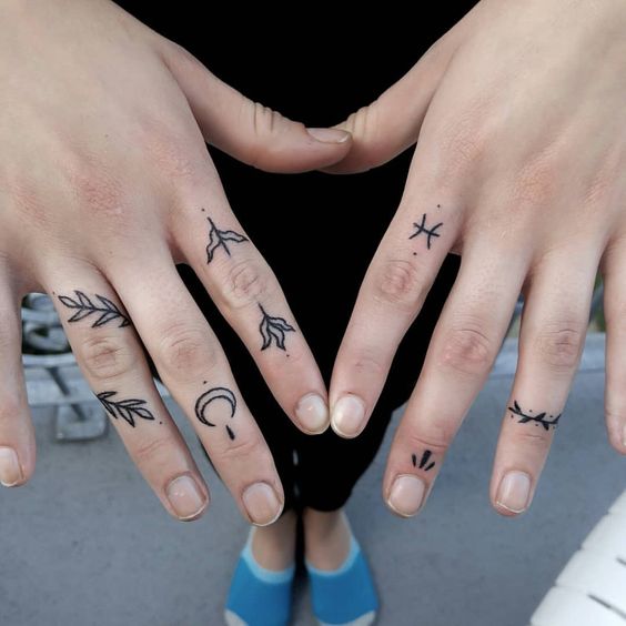 Tiny finger tattoos for girls; small tattoos for women; rose finger tattoos; ring finger tattoos; finger tattoos with meaning; small word tattoos; cute finger tattoos.