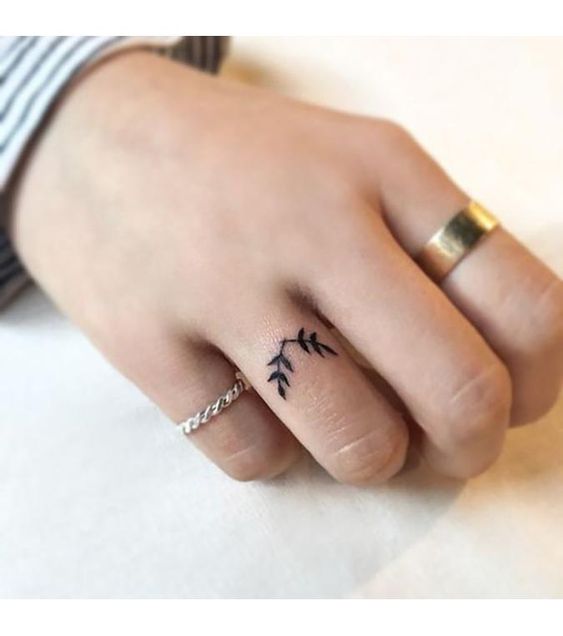 Tiny finger tattoos for girls; small tattoos for women; rose finger tattoos; ring finger tattoos; finger tattoos with meaning; small word tattoos; cute finger tattoos.