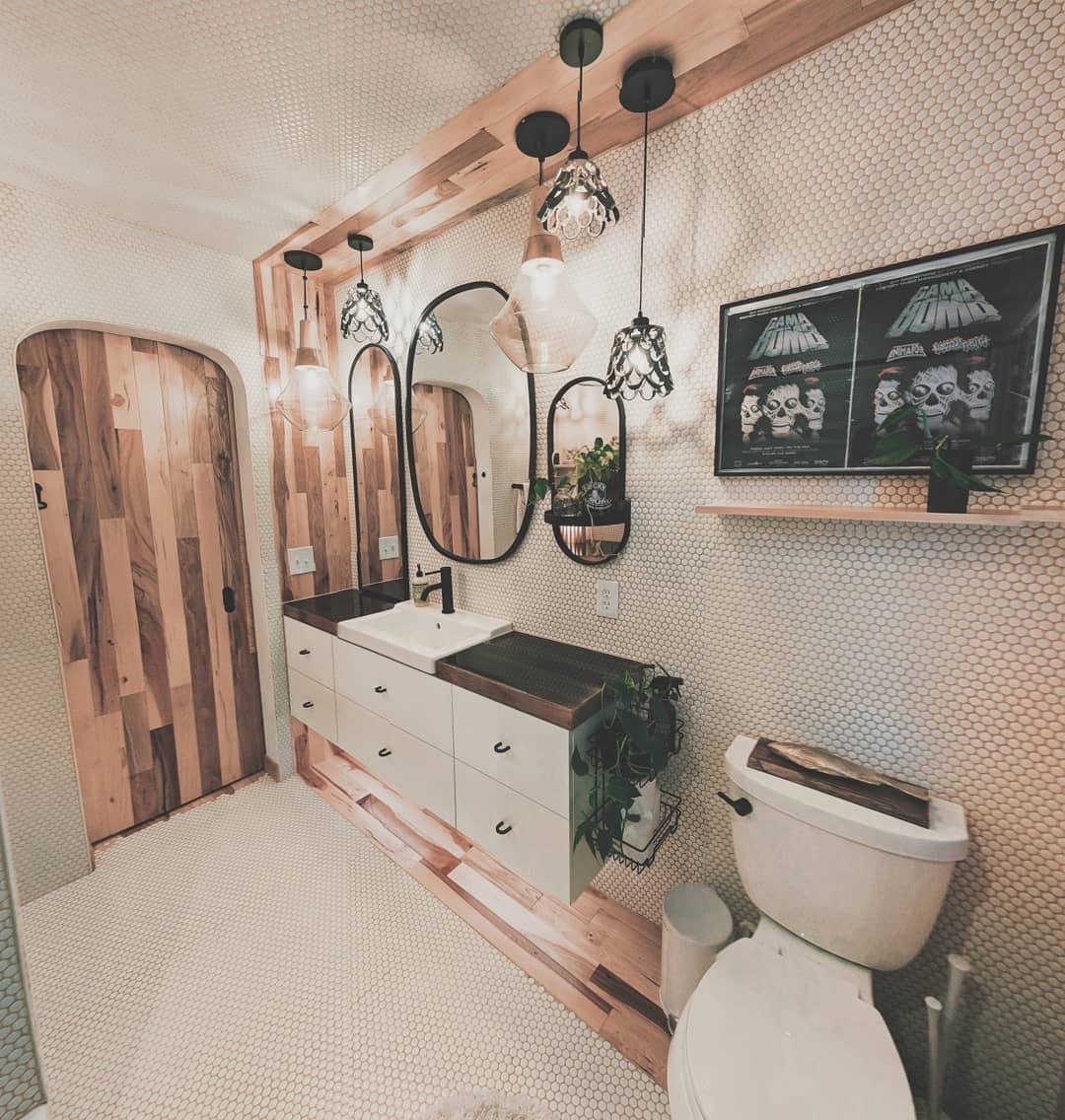 35 bathroomdesign Ideas You’ll Love DIY;diybathroom;bathroomdesign;farmhousebathroom;simplehomestyle;fixerupperstyle;vintagefinds